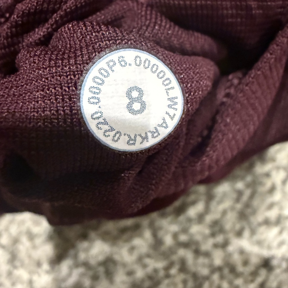 Lululemon Hotty Hot 2.5” Shorts - Picture 8 of 12